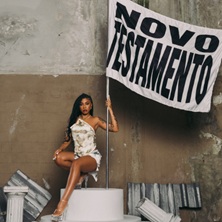 AJULLIACOSTA NO CIRCO VOADOR